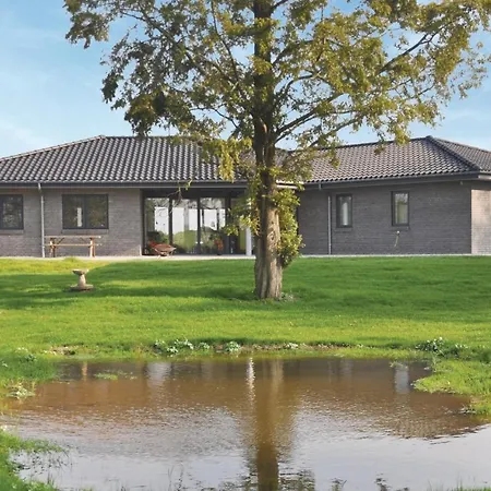 Four-bedroom In Dom wakacyjny Hesselager