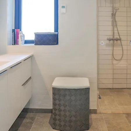 Dom wakacyjny Four-bedroom In Hesselager