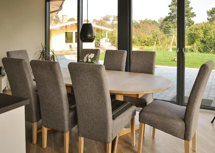 Four-bedroom In Casa vacanze *